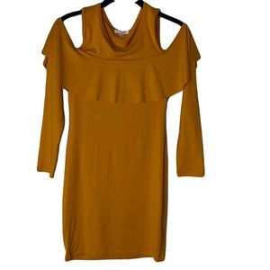 A’gaci Cut Out Shoulder Long Sleeve Dress